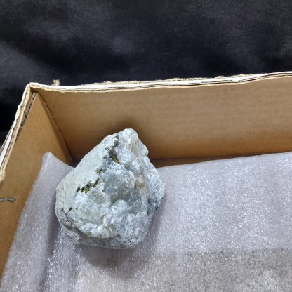 (WM04676) One Box Of 5 Prehnite Mineral Specimens From Mali (Chip) - Image 3