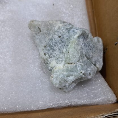 (WM04676) One Box Of 5 Prehnite Mineral Specimens From Mali (Chip) - Image 7