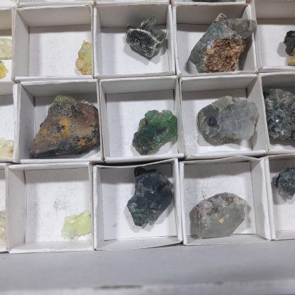 (WM04708) One Box Of 35 Assorted Mineral Specimens From Namibia   Amanda Funson - Image 4