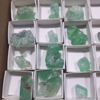 (WM04715) One Box Of 88 Emerald Green Fluorite Mineral Specimens From Riemvasmaak   Jason Tomporowski - Image 4