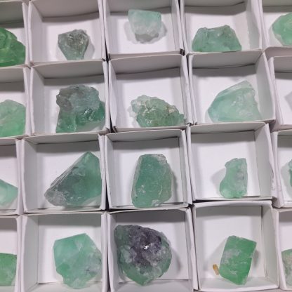 (WM04715) One Box Of 88 Emerald Green Fluorite Mineral Specimens From Riemvasmaak   Jason Tomporowski - Image 6