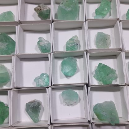 (WM04715) One Box Of 88 Emerald Green Fluorite Mineral Specimens From Riemvasmaak   Jason Tomporowski - Image 7