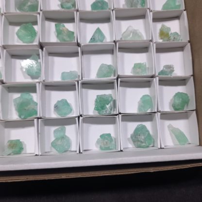 (WM04715) One Box Of 88 Emerald Green Fluorite Mineral Specimens From Riemvasmaak   Jason Tomporowski - Image 10