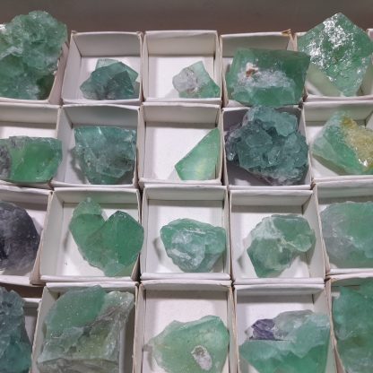 (WM04712) One Box Of 52 Emerald Green Fluorite Mineral Specimens From Riemvasmaak Jason Tomporowski - Image 6