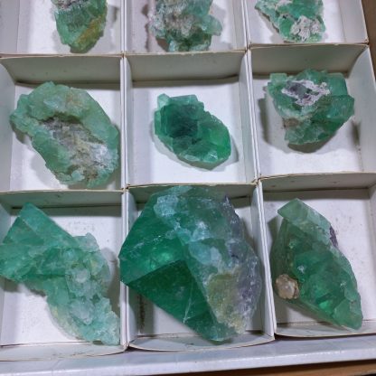(WM04726) One Box Of 15 Emerald Green Fluorite Mineral Specimens From Riemvasmaak - Image 5