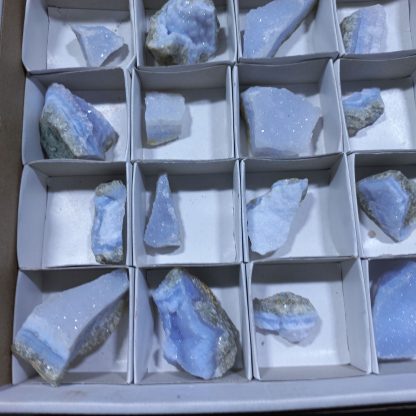 (WM04808) One Box Of 20 Blue Lace Agate Mineral Specimens From Malawi    Michaela Briggs - Image 6