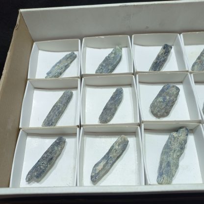 (WM05013) One Box Of 12 Kyanite Blades Mineral Specimens - Image 3