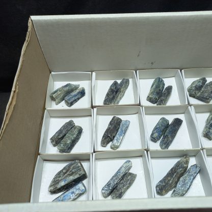 (WM05010) One Box Of 24 Kyanite Blades Mineral Specimens - Image 3