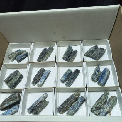 (WM05010) One Box Of 24 Kyanite Blades Mineral Specimens - Image 4