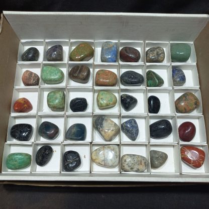 (WM05007) One Box Of 35 Assorted Tumble Stone Mineral Specimens - Image 2
