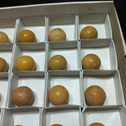 (WM04980) One Box Of 20 Yellow Caliste Mineral Specimens Spheres - Image 4