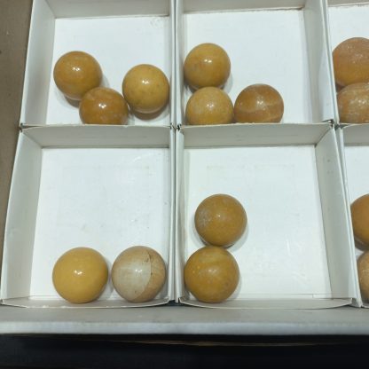 (WM04976) One Box Of 16 Polished Yellow Caliste Spheres - Image 3