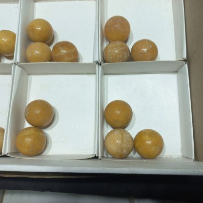 (WM04976) One Box Of 16 Polished Yellow Caliste Spheres - Image 4