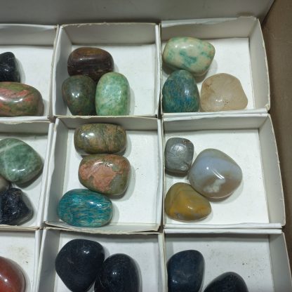 (WM04974) One Box Of 39 Assorted Tumbled Stone - Image 4