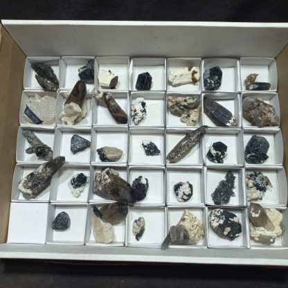 (WM04996) One Box Of 34 Smoky And Algerine Quartz Crystals From Malawi - Image 2
