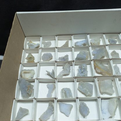 (WM04995) One Box Of 40 Blue Lace Agate From Malawi - Image 3