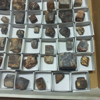 (WM05030) One Box Of 88 Devil's Dice Mineral Specimens From Northern Cape - Image 5
