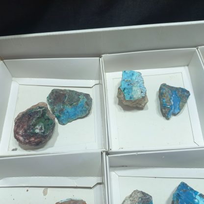 (WM05026) One Box Of 12 Chrysocolla In Quartz Mineral Specimens - Image 3