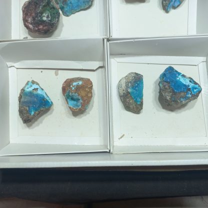(WM05026) One Box Of 12 Chrysocolla In Quartz Mineral Specimens - Image 6