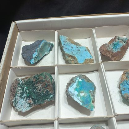(WM05023) One Box Of 15 Chrysocolla In Quartz With Malachite - Image 3