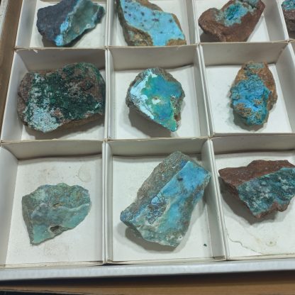 (WM05023) One Box Of 15 Chrysocolla In Quartz With Malachite - Image 7
