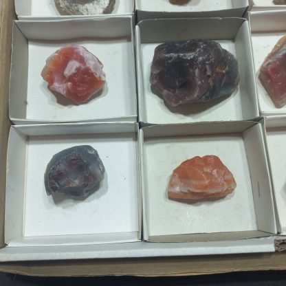 (WM05021) One Box Of 12 Rough Red Agate From Botswana - Image 6