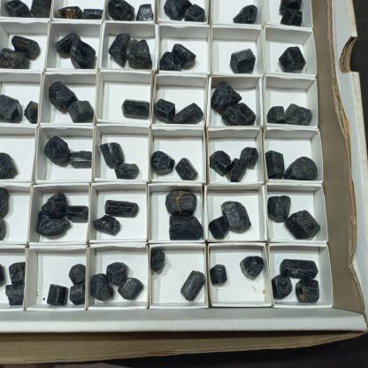 (WM05018) One Box Of 175 Black Tourmaline Mineral Specimens - Image 5