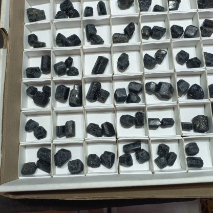 (WM05018) One Box Of 175 Black Tourmaline Mineral Specimens - Image 6