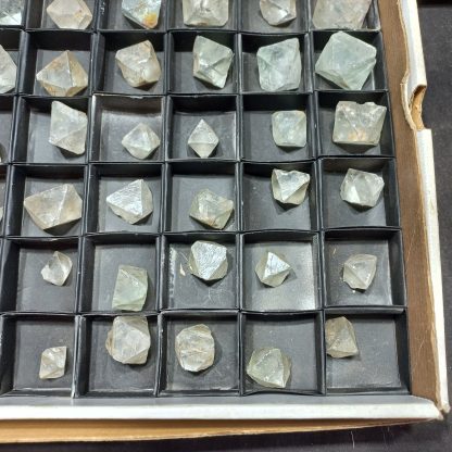 (WM05016) One Box Of 70  Octahedrons Fluorite Mineral Specimens - Image 5