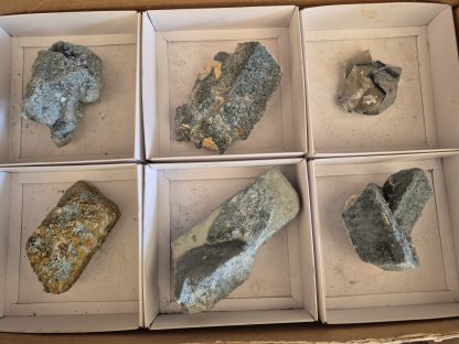 (WM05031) One Box Of 6 Foitite And Qurtz  Mineral Specimens From Namibia - Image 2