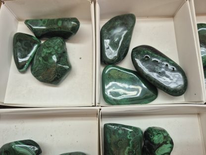 (WM05034) One Box Of 18 Polished Malachite Mineral Specimens From Congo - Image 3