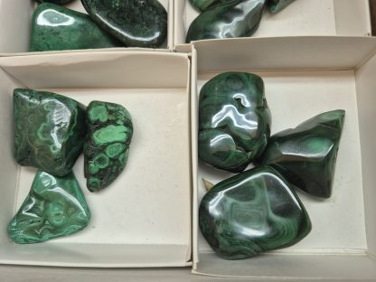 (WM05034) One Box Of 18 Polished Malachite Mineral Specimens From Congo - Image 5