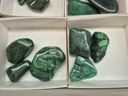 (WM05034) One Box Of 18 Polished Malachite Mineral Specimens From Congo - Image 6