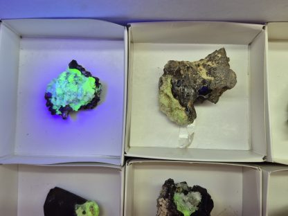 (WM05059) One Box Of 6 Hyaline Opel Mineral Specimens From Erongo Namibia - Image 2
