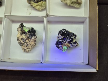 (WM05059) One Box Of 6 Hyaline Opel Mineral Specimens From Erongo Namibia - Image 4